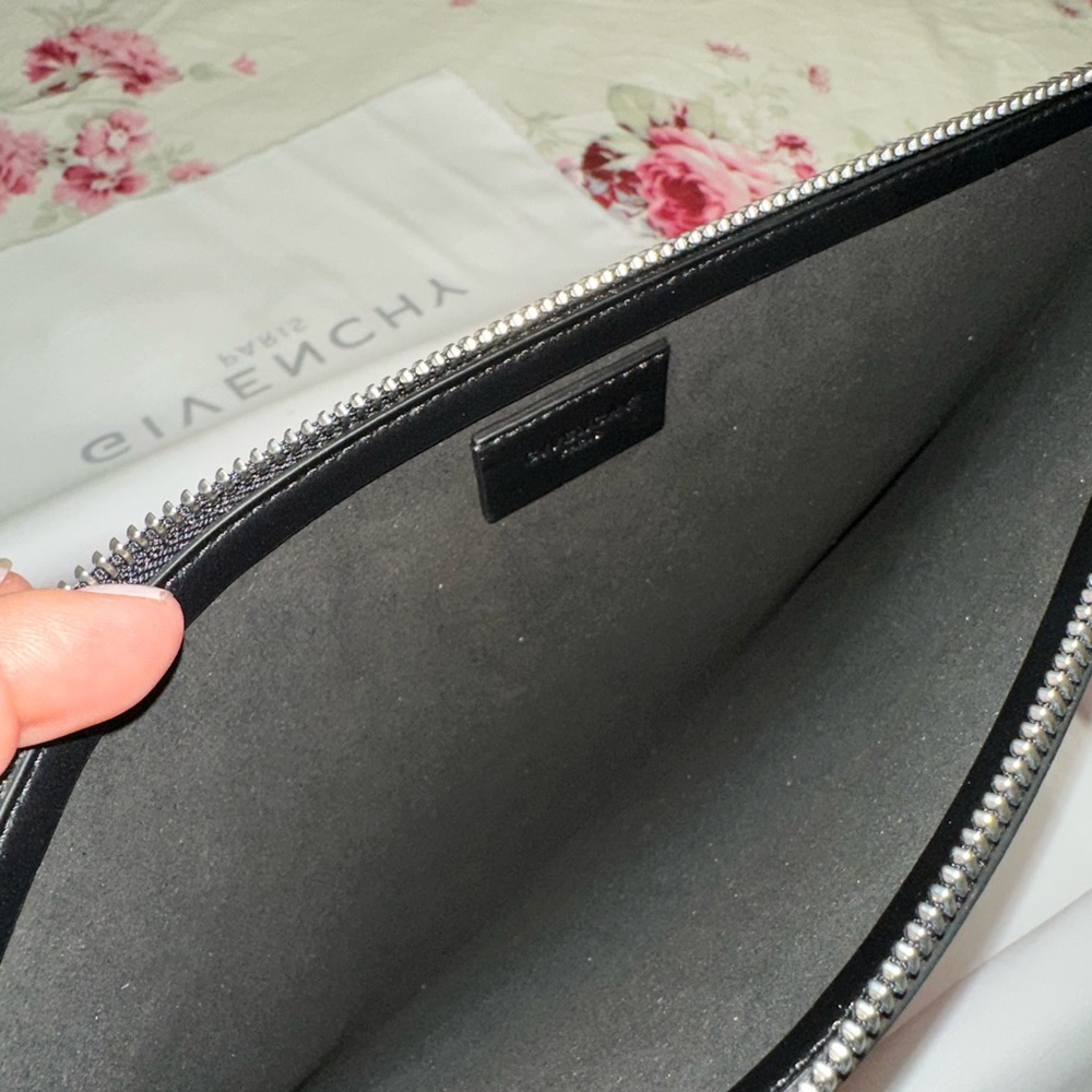 Red Givenchy Pouch - Picture 4 of 6